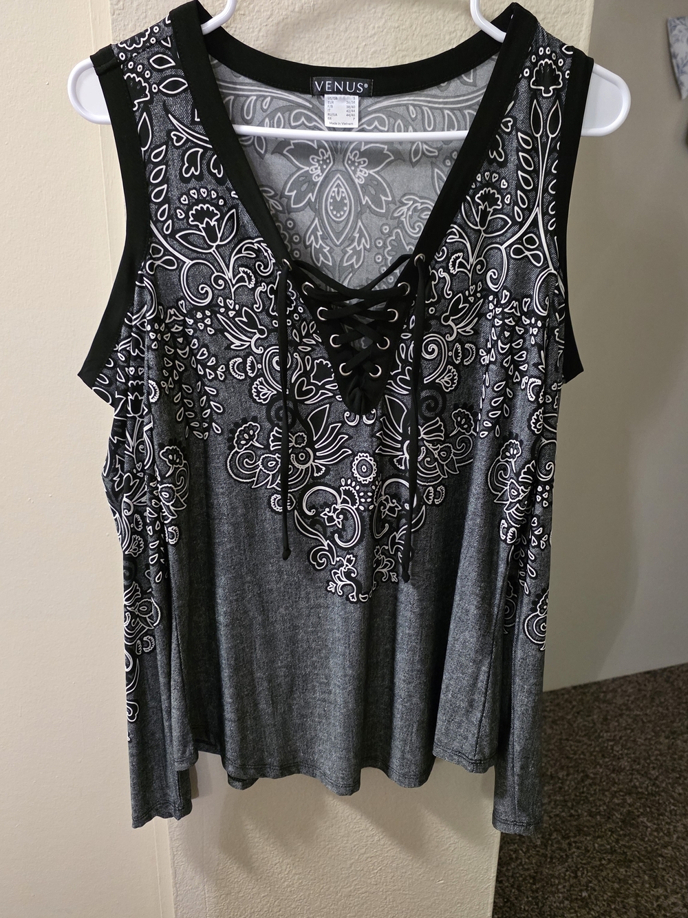 VENUS Black & Gray Lace-Up Paisley Cold-Shoulder Top
